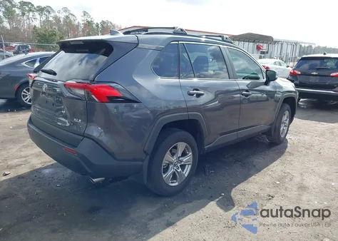 2024 Toyota Rav4 Xle z USA, uszkodzony, nr VIN 2T3W1RFV1RW352169